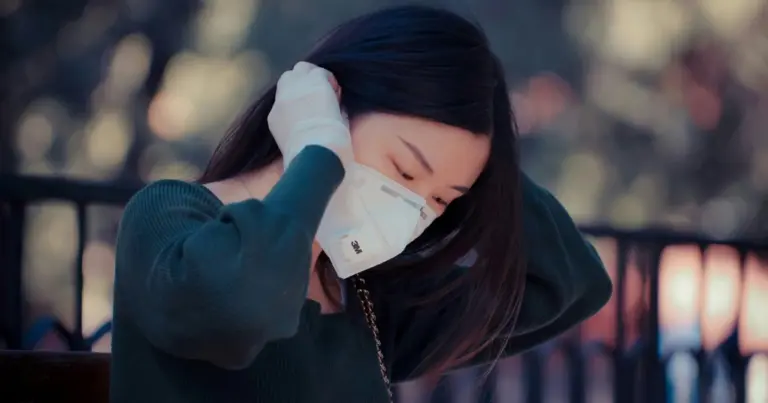 Egy új kutatás szerint a long covidnak legalább olyan katasztrofális következményei lehetnek, mint a 2008-as hitelválságnak