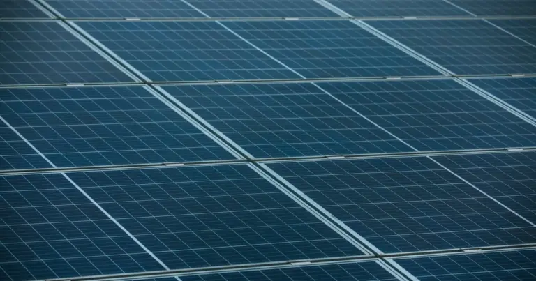 Új globális rekord: A 2023-ban megtermelt áram 30 százaléka megújuló forrásból származott